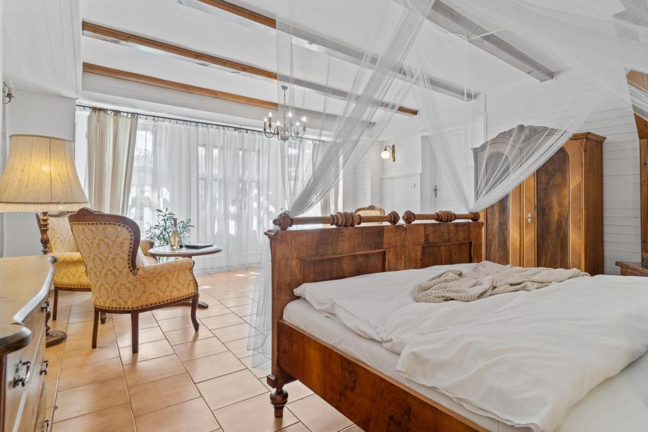 Pension A Restaurace Regina Větřní Exteriör bild