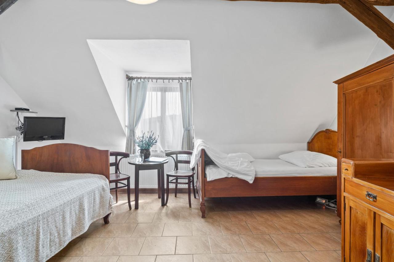 Pension A Restaurace Regina Větřní Exteriör bild