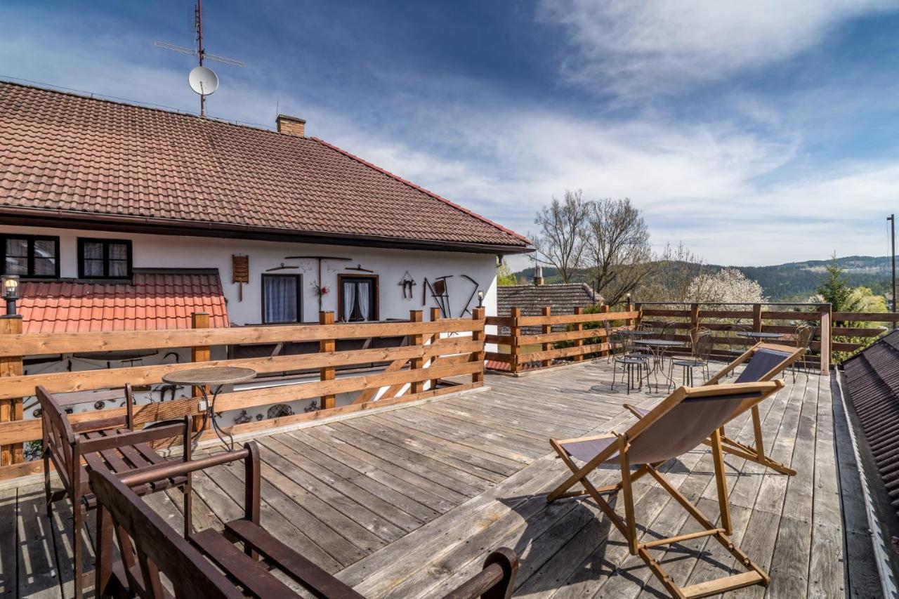 Pension A Restaurace Regina Větřní Exteriör bild