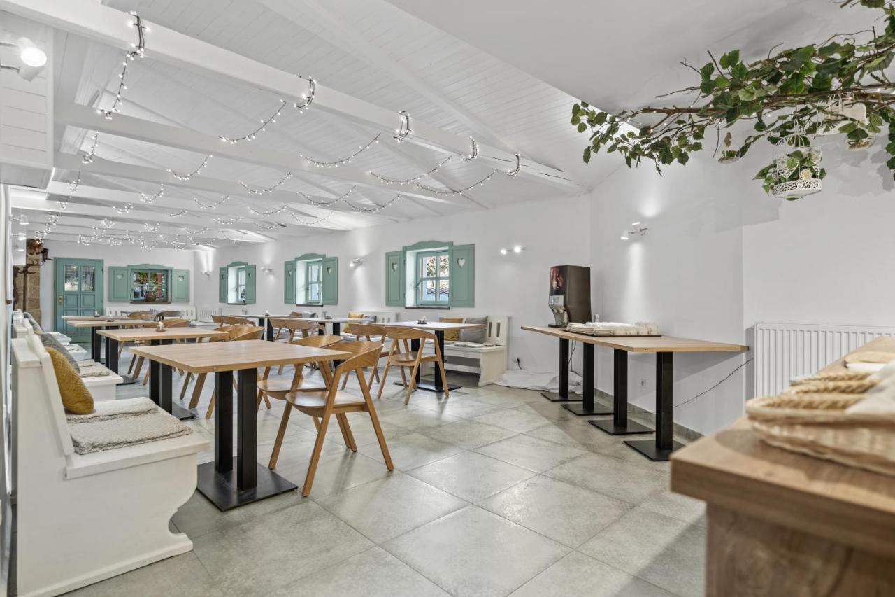 Pension A Restaurace Regina Větřní Exteriör bild