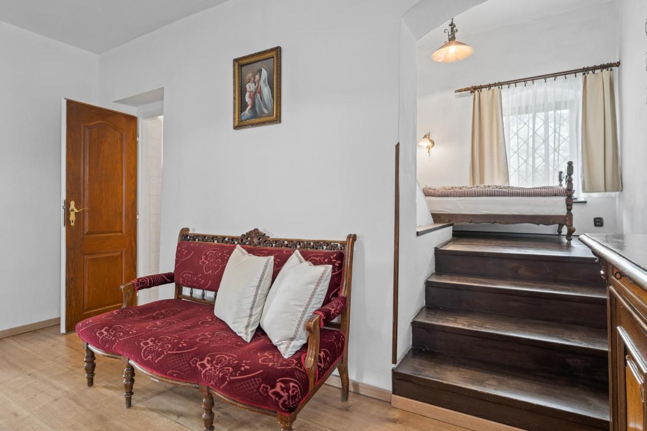 Pension A Restaurace Regina Větřní Exteriör bild